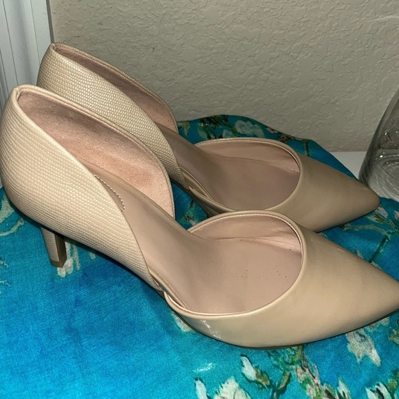 Bandolino Grenow Nude Almond Toe Pumps - Picture 5 of 11